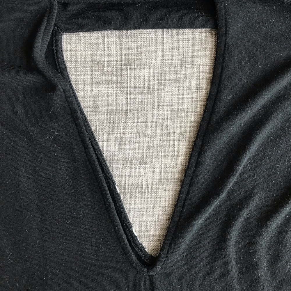 Keyhole Tee - Picture 3 of 3